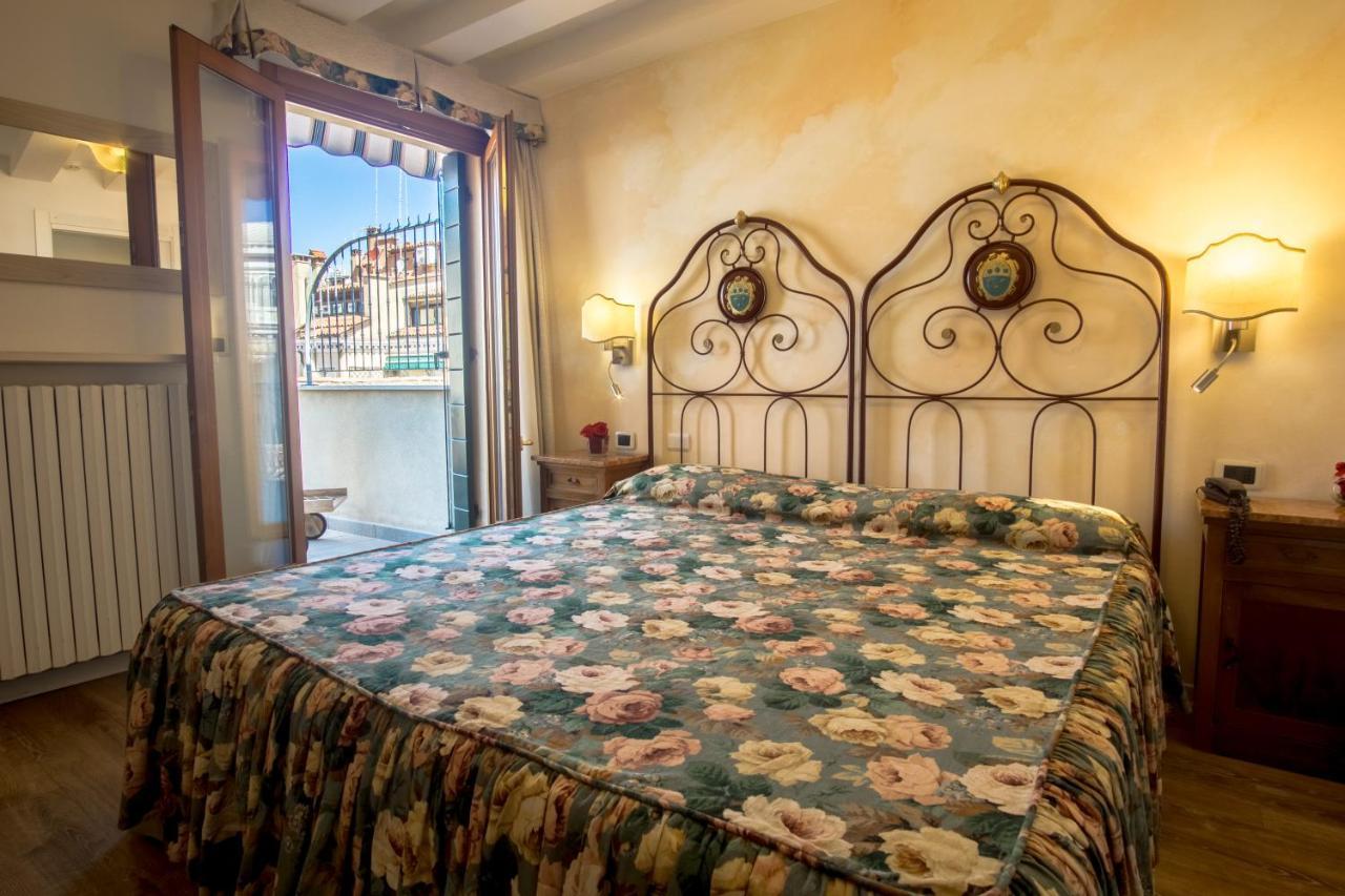 Hotel Antigo Trovatore Венеция Экстерьер фото